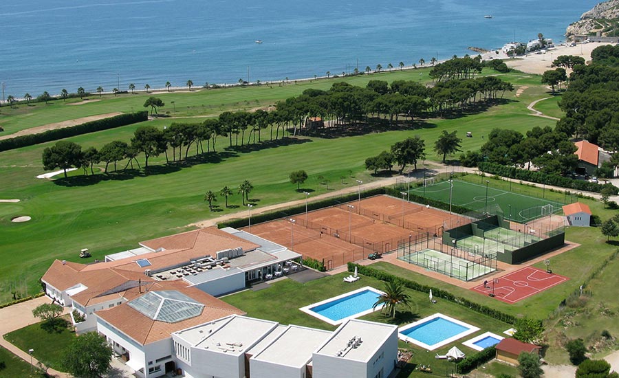 10 razones para jugar a golf en barcelona club de golf terramar