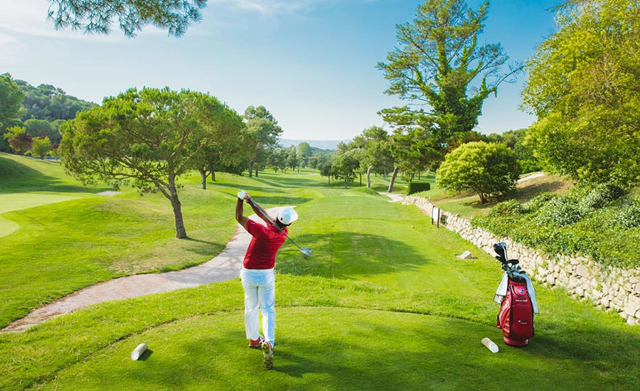 10 reasons for a golf break to barcelona