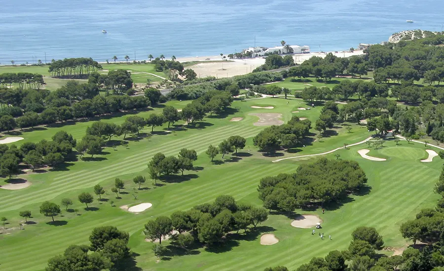 rutas de golf en barcelona club de golf terramar